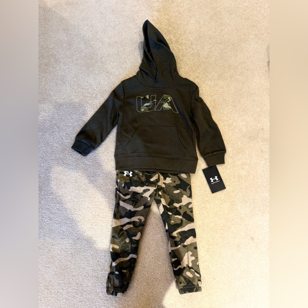 Under Armour Two Piece Camo Set (NWT) Size 2T